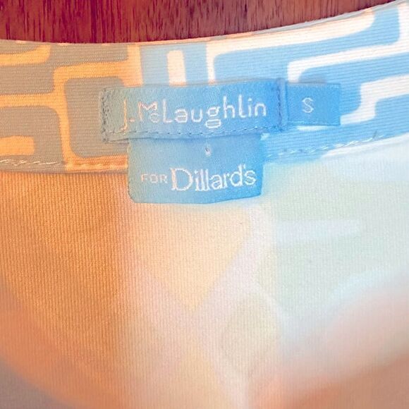 J. McLaughlin Geometric Print V neck Tunic Top - Picture 3 of 6